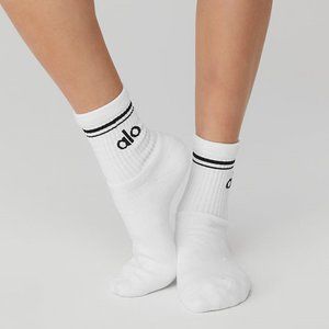 ALO YOGA UNISEX HALF-CREW THROWBACK SOCKS - WHITE/BLACK - SMALL